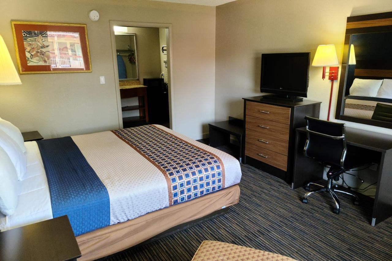 Travelodge By Wyndham Williamsburg Colonial Area Exterior foto